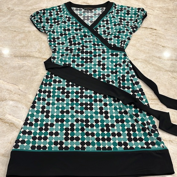 BCBG MAXAZRIA Polka Dot Faux Wrap Dress – Puff Cap Sleeves & Waist Tie | Size M‎ - Picture 4 of 11